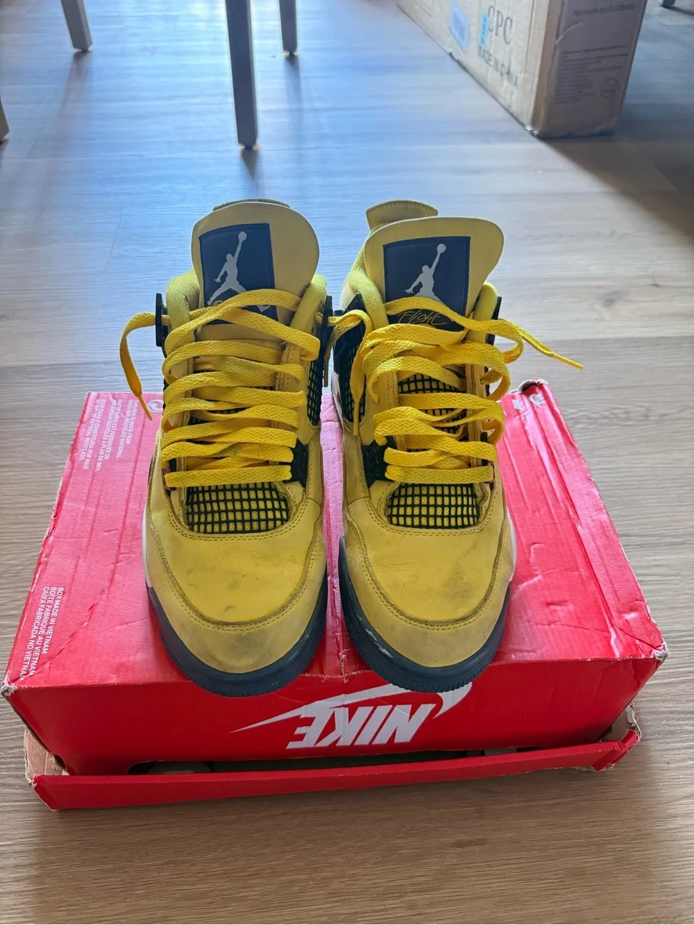 Air Jordan 4 Retro Lightning Men's Sneakers Size 9 Yellow Pre Owned